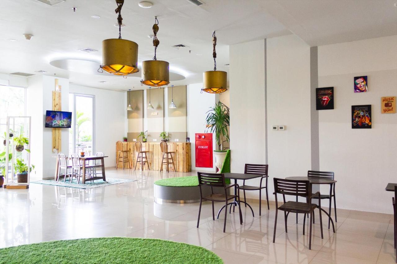 Pop! Hotel Kelapa Gading Jakarta Buitenkant foto