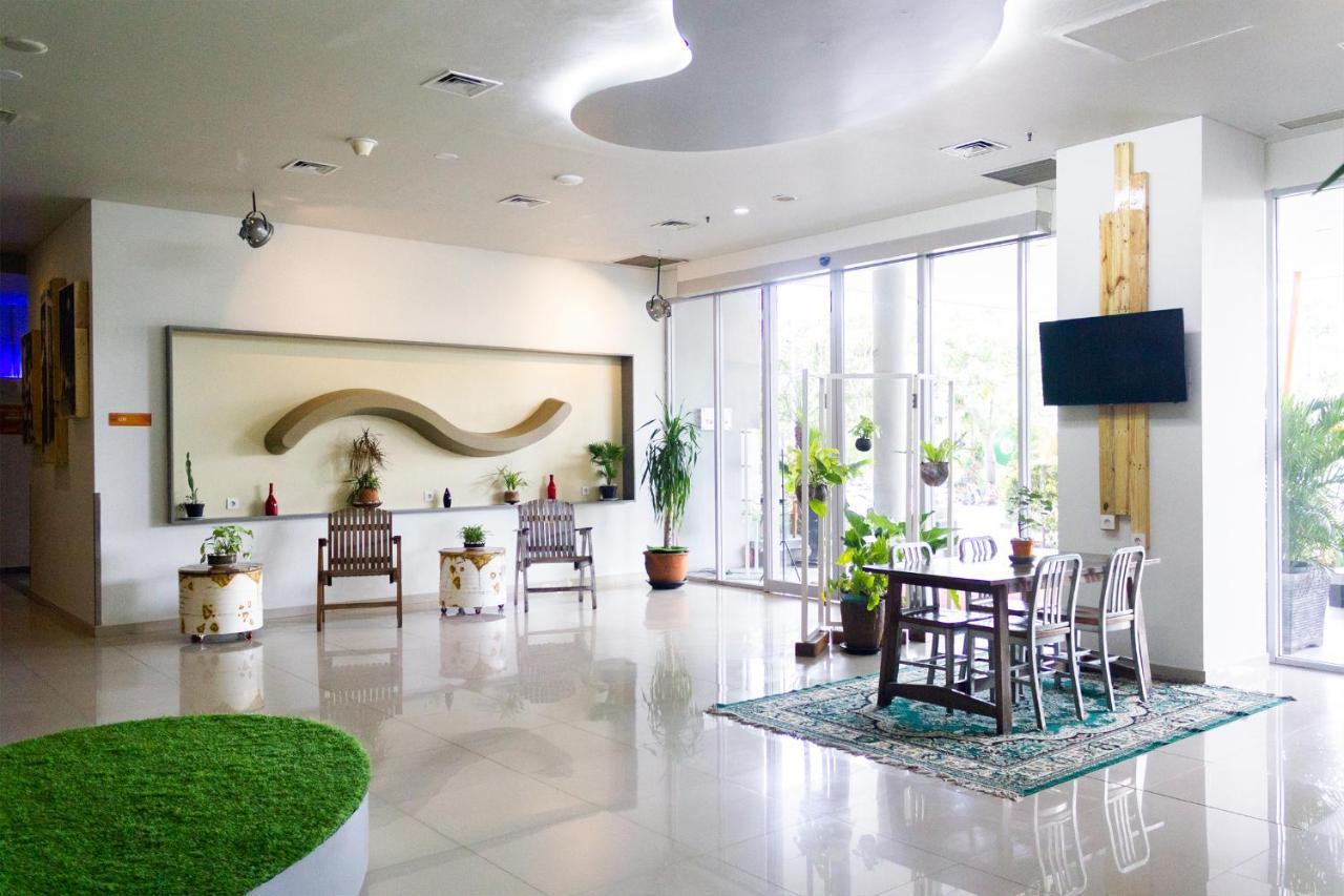 Pop! Hotel Kelapa Gading Jakarta Buitenkant foto