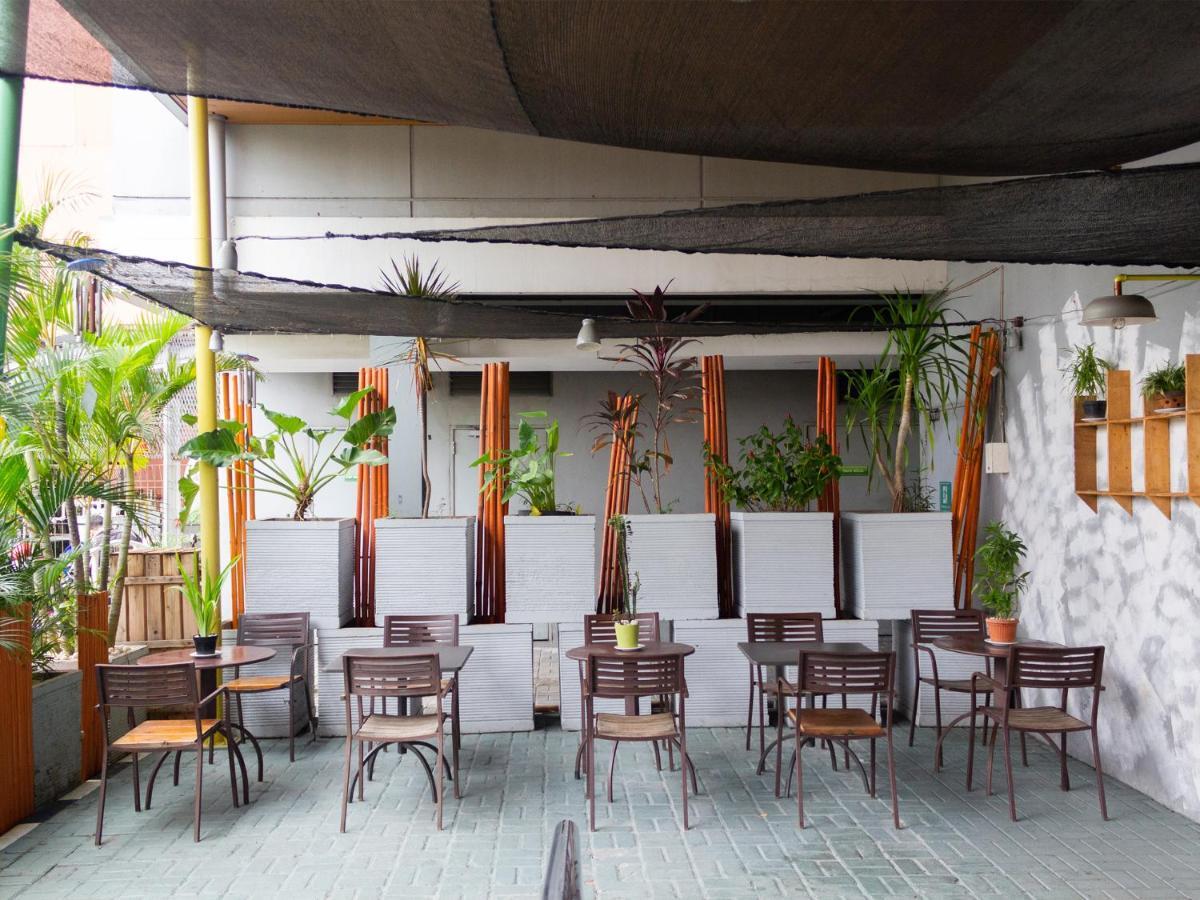 Pop! Hotel Kelapa Gading Jakarta Buitenkant foto