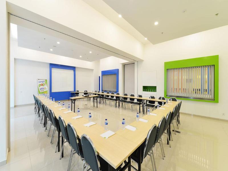 Pop! Hotel Kelapa Gading Jakarta Buitenkant foto
