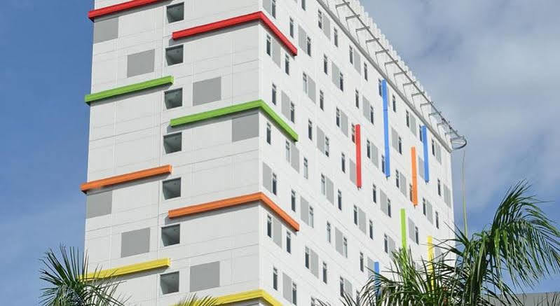Pop! Hotel Kelapa Gading Jakarta Buitenkant foto