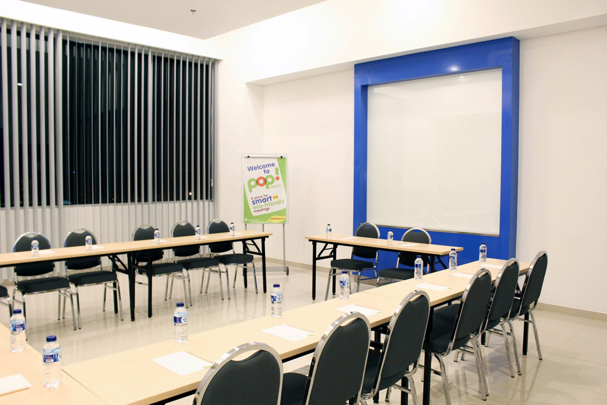 Pop! Hotel Kelapa Gading Jakarta Buitenkant foto