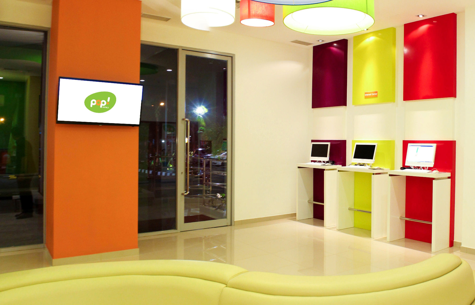 Pop! Hotel Kelapa Gading Jakarta Buitenkant foto